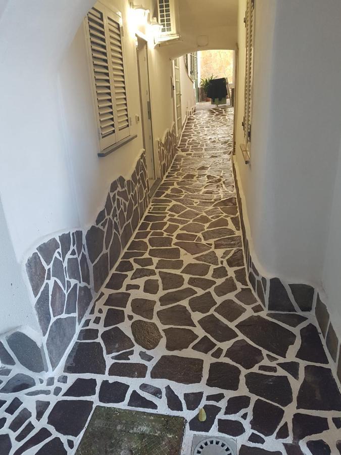 La Cameretta Al Porto Isquia Exterior foto